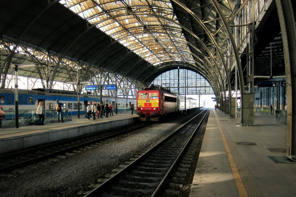 Integrated FM System at the Main Railway Station in Prague